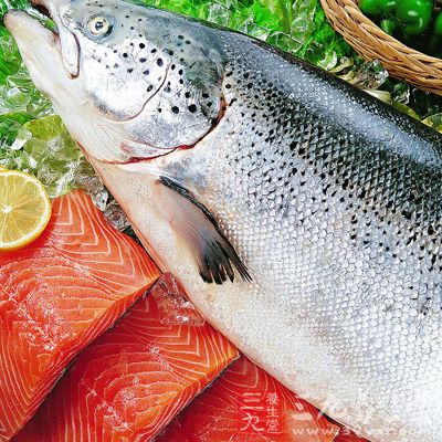 在所有天然食物中，三文鱼的维生素D含量最高