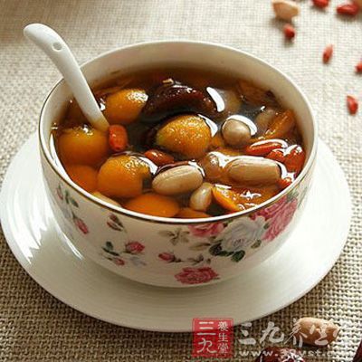 花生红枣蜂蜜汤