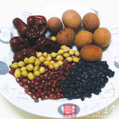 红豆黄豆黑豆富含维他命B1、B2、蛋白质及多种矿物质