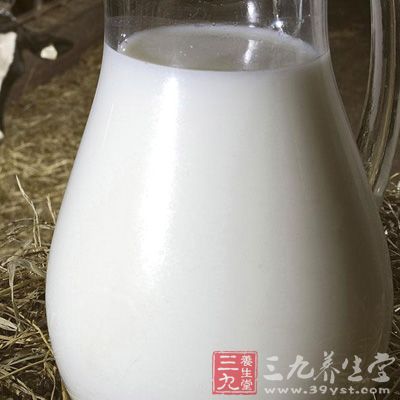 鲜牛奶是一种仅次于人类母乳的营养成份最全营养价值最高的液体食品