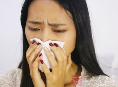 有的人经常性的会出现咳嗽，又或者是忽然间体重骤降