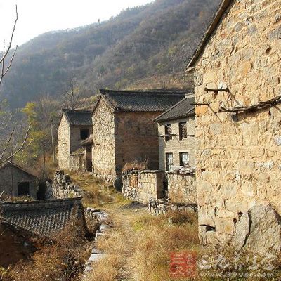 福州闽侯廷坪乡石洋村，村民小郑家的房子从去年四月开始，出现了一种奇怪的声音
