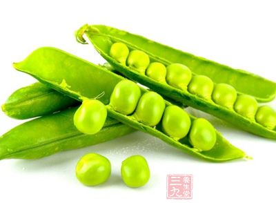 青豆又名豌豆，是人们餐桌上常见的食材，青豆的营养价值是非常丰富的