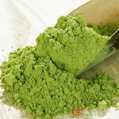 绿茶粉还可以增加体液营养和热量的新陈代谢，强化微血管循环，降低脂肪的沉积