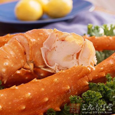 蟹肉滋味鲜美，而且富含蛋白质和硒、锌等营养素