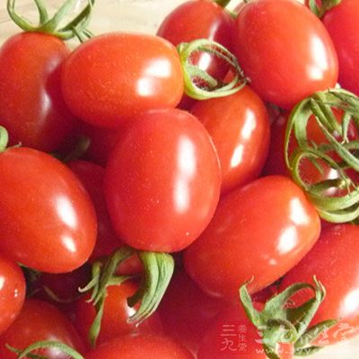 常吃西红柿还不易出现黑眼圈，且不易被晒伤