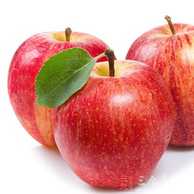 苹果中含有17种氨基酸，其中7种为人体必需但自身又无法合成的氨基酸