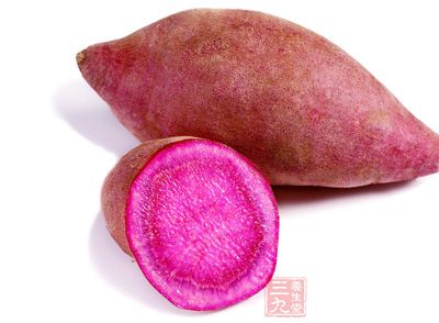 　紫薯经过蒸煮后，部分淀粉发生变化，与生食相经可增加40%左右的食物纤维，能有效刺激肠道的蠕动，促进排便