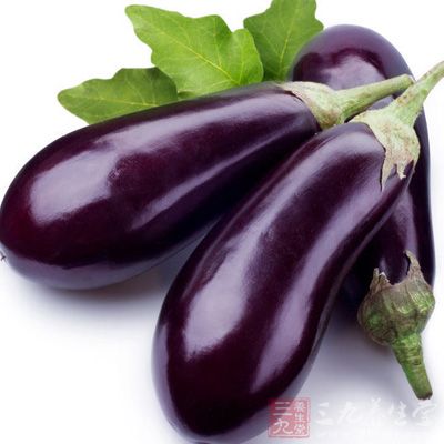 茄子果形以长茄为主，也有卵圆形和圆形等，果色以紫红色为主，也有白色、青色和紫黑色
