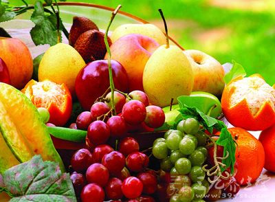 水果中含有大量的水分和维生素
