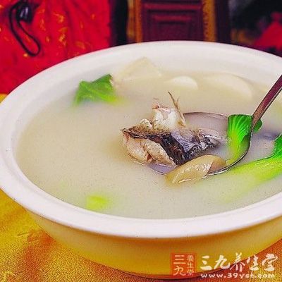 葱豉豆腐汤具有疏散风寒、理气温中的作用