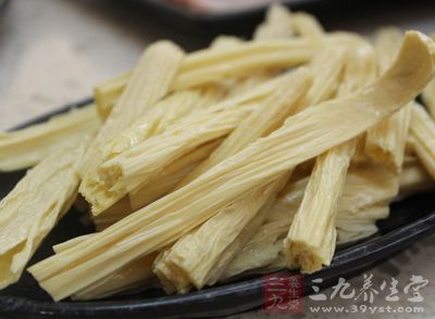 腐竹，很多人都喜欢吃，在南方，朋友们都喜欢拿腐竹 来煮汤或者炒来吃