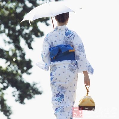 日本女人都甘愿辞去工作相夫教子另一个重要原因是为了培养高素质的