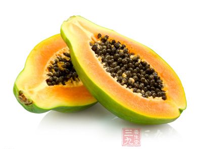 木瓜含有丰富的蛋白酶、淀粉酶、脂肪酶，具有助消化的作用