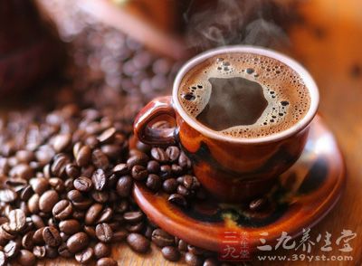 咖啡因以两种方式作用于心脏