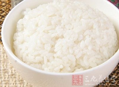 未焖出来的米饭有种很奇特的米香味