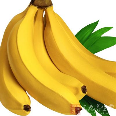 香蕉，保证正常的排便，这样有助于排出体内毒素