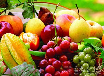 水果都富含维生素C，可保持肌肤美白有弹性、防止皱纹产生