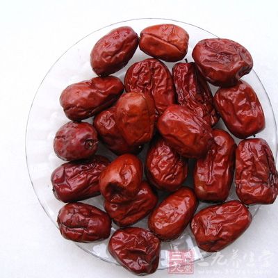 红枣所含的某些成分可以增加血液中红血球的含量