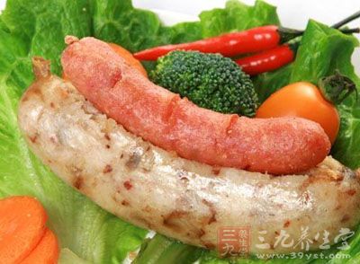台湾美食大肠包小肠的糯米肠、香肠，通常都经过炭烤