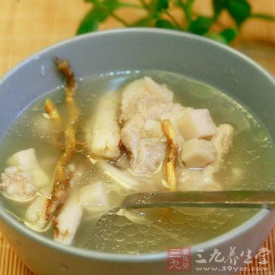 山竹石斛生鱼汤的制作方法