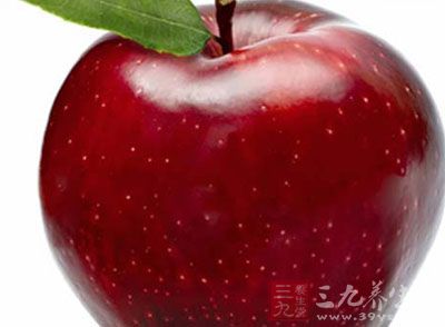 每日吃一个苹果可以大幅降低患老年痴呆症的风险。苹果含有的栎精不仅具有消炎作用，还能阻止癌细胞发展
