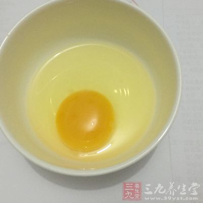 蛋黄油具有清热、散风、祛湿之功效