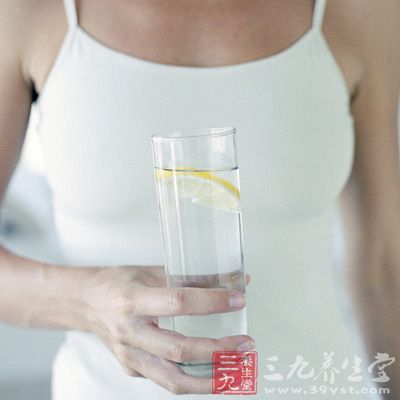 柠檬水能清洁呼吸系统