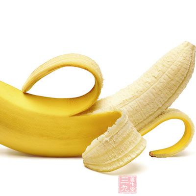 香蕉可以达到润肠通便的作用，香蕉中的营养成分还有让人的情绪开心的因素