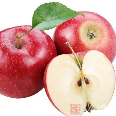 苹果还含硼，硼是一种有助于保持骨密度和保护心脏免得心脏病的矿物质
