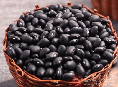 黑豆是一种神奇的食物，可以帮助血液循环