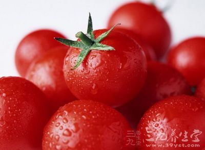 番茄几乎全由水造，食之饱肚，卡路里又低(每200克含30卡路里)，用来减肥比较合适