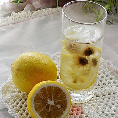 菊花柠檬蜂蜜饮的做法