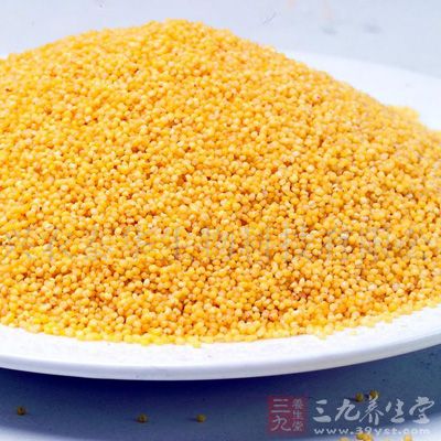 小米含有大量的维生素E，为大米的4.8倍