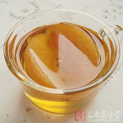 苹果醋中的酸性物质对蜂毒具有一定的解毒作用，