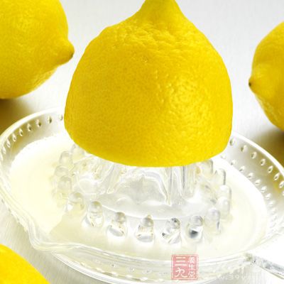 柠檬汁减肥的第一步就是榨汁