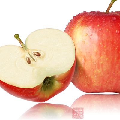 苹果富含叶酸，叶酸是维生素B的主要成分，它有助于防止心脏病的发生