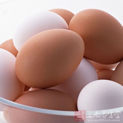 鸡蛋富含胆固醇，营养丰富