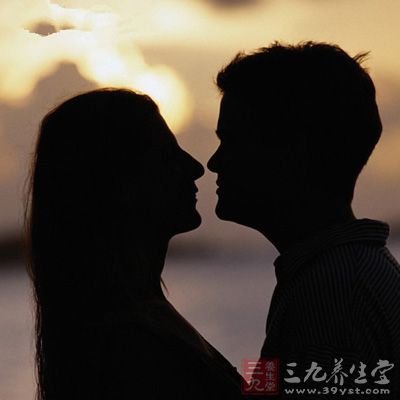 接吻:科学已经证明经常接吻可以稳定人体心脏血管活动