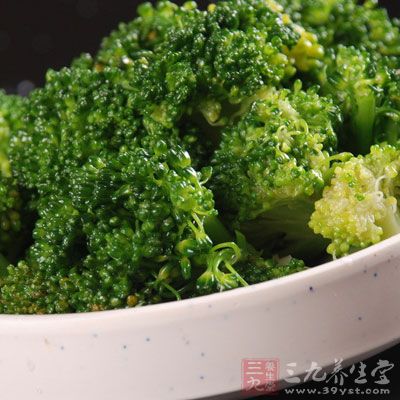 菜花的营养较一般蔬菜丰富。它含有蛋白质、脂肪、碳水化合物、食物纤维