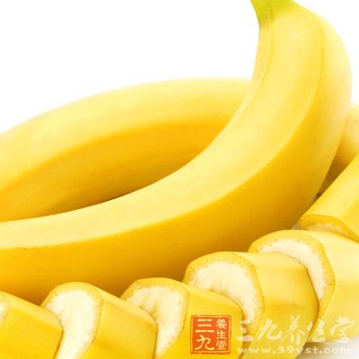 香蕉具有一定的黏性，可保护胃黏膜，预防胃溃疡