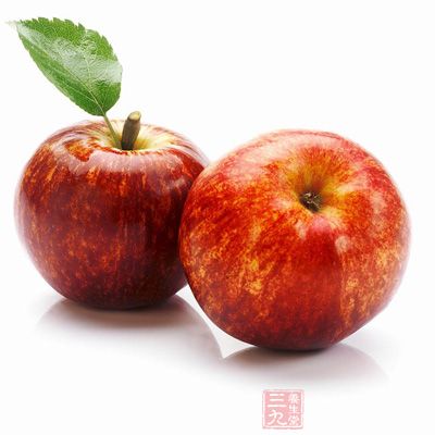 苹果能解乙醇毒性，并能解酒后迅速排泄
