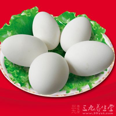 鹅蛋含有丰富的蛋白质