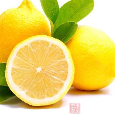 柠檬由于味道特酸，所以只能作为上等调味料