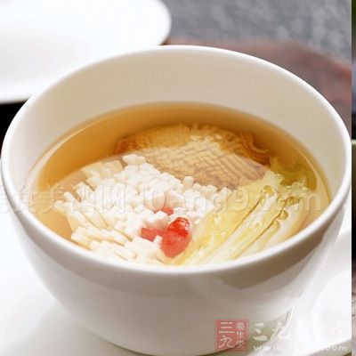 即使是最简单的清汤，也能帮助你减少饥饿感