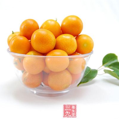 金橘对防止血管破裂，减少毛细血管脆性和通透性，减缓血管硬化有良好的作用