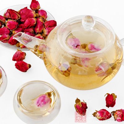 玫瑰花茶可以起到解热，畅通肠道的作用