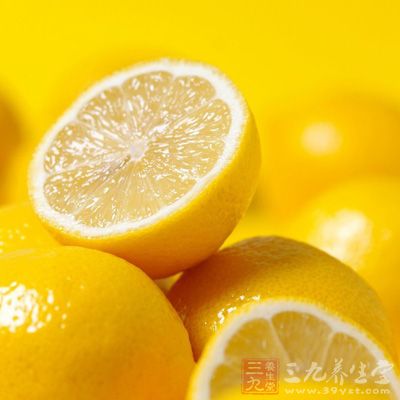 柠檬中含有维生素B1和维生素B2等多种营养成分