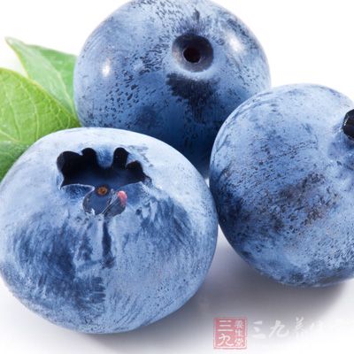 可以直接食用，因蓝莓富含花青素，碳水化合物少，非常适合女生吃