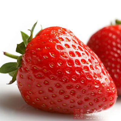 草莓营养价值高，含丰富的维生素C ，有帮助消化的功效